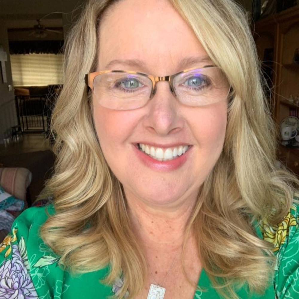 Meet your Posher, Cynthia